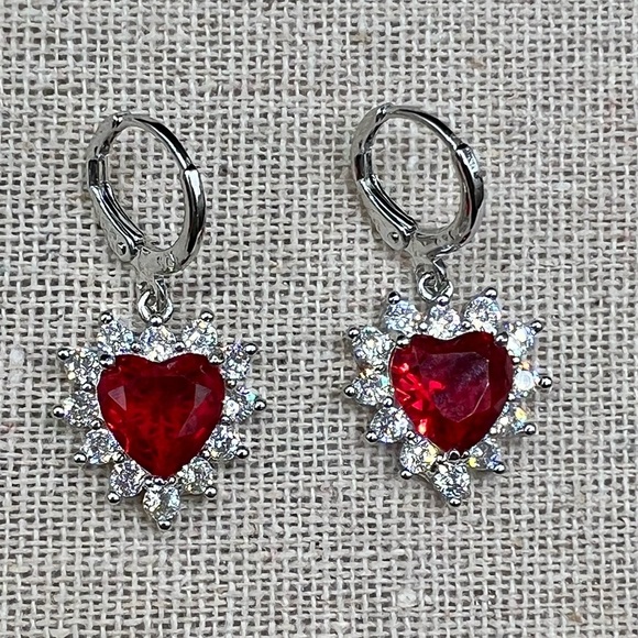 NIB 925 Stamped Sterling Silver Red Zircon Heart Earring & Pendant Necklace Set - Picture 10 of 13